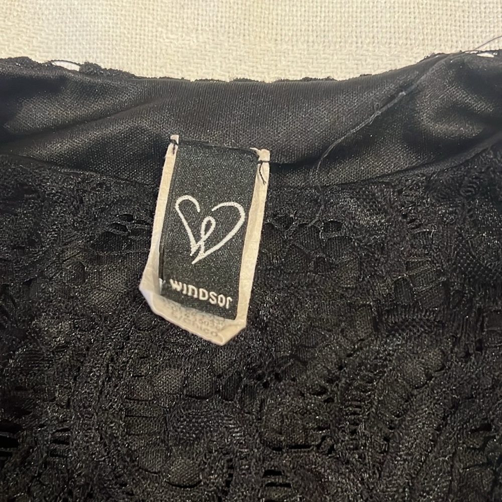 Windsor black long sleeve lace dress - Picture 3 of 5
